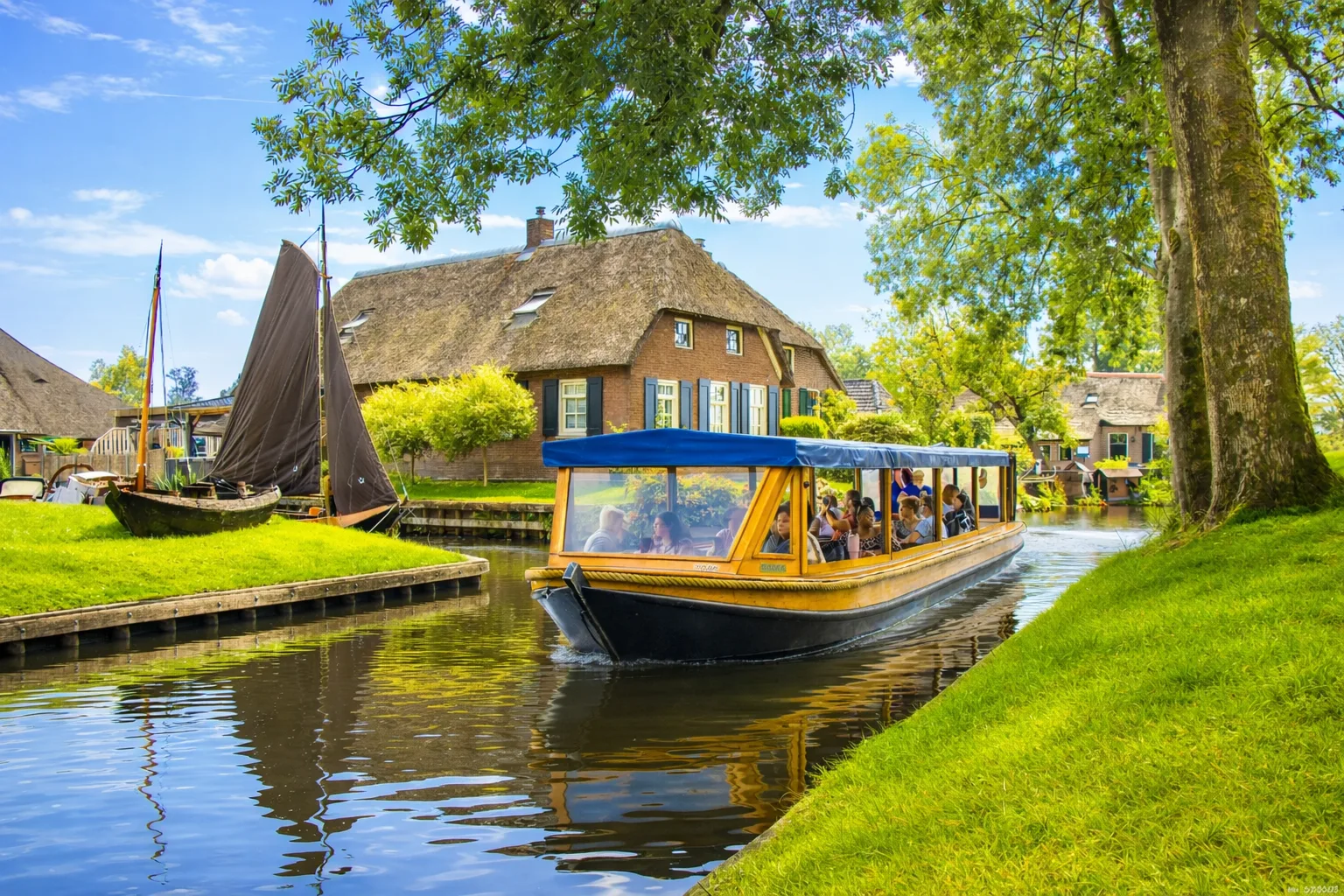 Rondvaartboot in Giethoorn